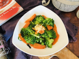 14、蒜蓉西兰花,成品。