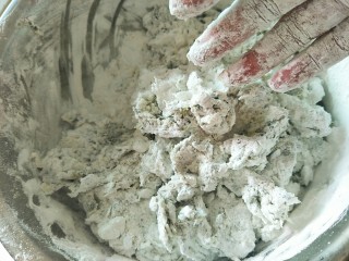 8、潮汕鼠曲粿,搅拌成这种絮絮