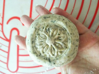 17、潮汕鼠曲粿,用模具印花