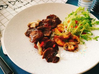 16、创意菜～香烤黑椒口条,配上口蘑 撒上胡椒粉 妥妥哒????????????