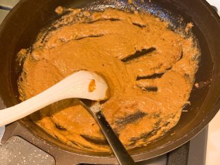 7、花生酱拌面,搅拌均匀