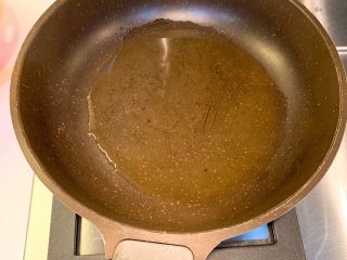 3、香酥椒盐鸡翅,冷锅热油