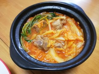 5、番茄火锅底料炖娃娃菜排骨煲,成品图