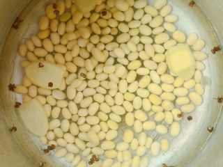 6、醋泡黄豆,加清水