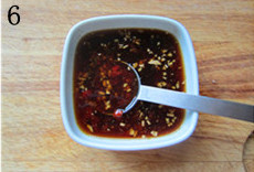 6、 糖醋蚕豆,调匀成调味汁，备用