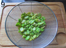 9、 糖醋蚕豆,捞出蚕豆，沥干水分