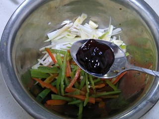 10、香鲜拌螺肉,半勺蚝油。