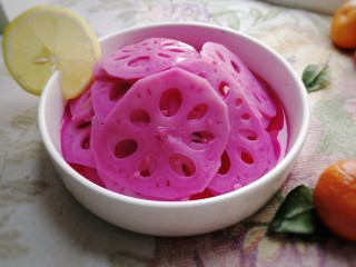 15、胭脂藕片,颜色艳丽，酸甜脆爽。