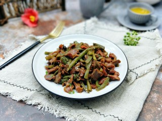 19、苔干炒鸭胗#鸭胗搭配这个菜下饭又下酒#,特别香，美味佳肴，下酒又下饭。