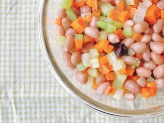 20、凉拌花生,已经是很入味的了！一个字，香！脆！good！