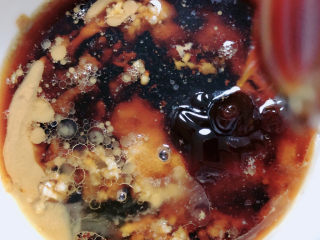 10、凉拌魔芋丝,再加入耗油、生抽、米醋。