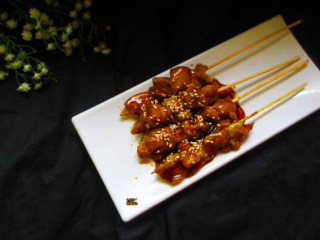 11、居酒屋必备的照烧鸡肉串,肉汁四溢在口中,甜甜咸咸满口肉香,口感还滑嫩