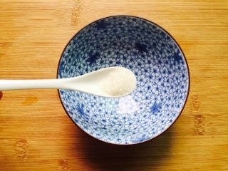 9、葱油蛏子,1小茶匙白糖