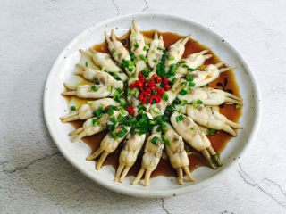 18、葱油蛏子,撒上辣椒碎