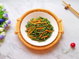 10、凉拌豇豆,低脂又健康的凉拌菜。