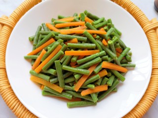 12、凉拌豇豆,吃了不长胖。