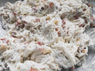 10、萝卜糕,然后搅拌均匀，让所有食材都粘上粘米糊。