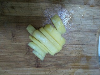 9、原汁贻贝,姜切片。