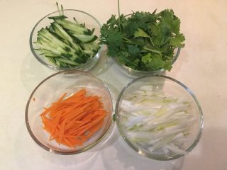 13、中式鸡肉沙拉,沙拉菜准备好了