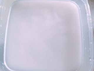 10、家庭自制凉皮,我起码洗了十多次，装了满满一盒