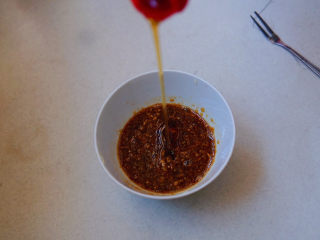 10、凉拌裙带菜,芝麻油也是去腥增香的重要调味料