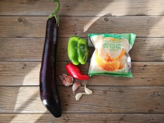 1、避风塘茄子,准备食材。