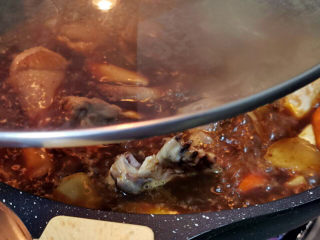 17、黄焖冬笋鸡,关火焖5分钟即可