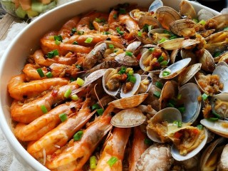 15、蒜蓉蒸大虾,不管是家常还是宴客都拿得出手