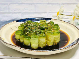 9、凉拌黄瓜卷,成品
