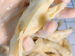 11、无骨鸡爪,处理好啦,很完美。