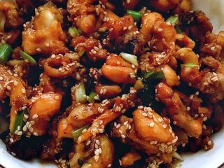 11、干煸鸡,麻鲜香的同时有一丝甜味,特别下饭