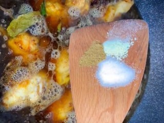 10、可乐鸡翅根,放盐，鸡精，十三香调味