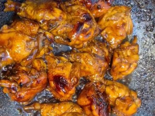 12、可乐鸡翅根,大火收干汤汁即可