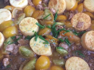 14、脆皮日本豆腐,最后放入鸡精和葱花即可