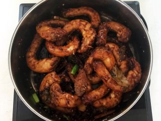 17、香辣卤鸡脖,翻炒均匀