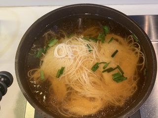 12、溏心蛋家常水煮面,再次放入煮好的面条大火煮开