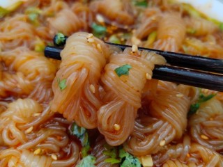 13、凉拌魔芋丝,酸辣开胃