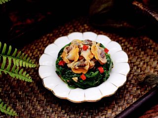 18、蒜蓉菠菜拌毛蛤,成品一