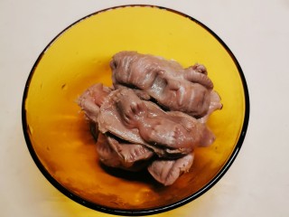 11、泡椒鸡胗,捞出