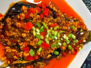 13、红烧茄子,撒上葱花即可