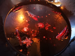 13、卤鸡爪,加入800mⅠ清水