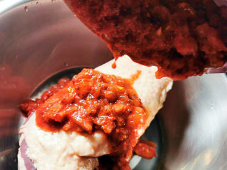 16、橙香红糟鸭脯,腌肉酱汁加入鸭脯肉中