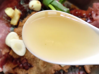 6、广式叉烧,准备好料酒