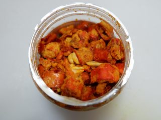 1、香酥辣鱿鱼,酥辣椒就是这种了。成品的~