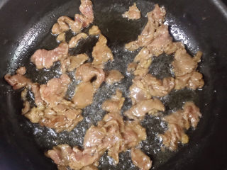 11、广式干炒牛河,大火翻炒至8成熟