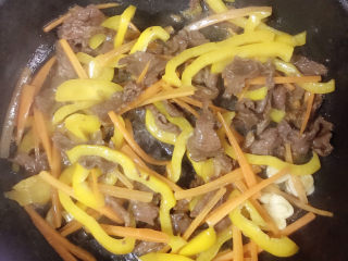 13、广式干炒牛河,炒熟