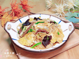 18、鸡蛋炒河粉,好吃到光盘哟！