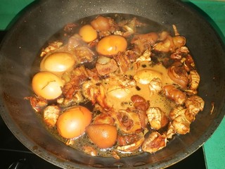 17、猪脚姜,煮好可以放很多天，越入味越好吃，特别补哦