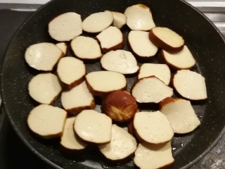 6、红烧素鸡,放入素鸡片