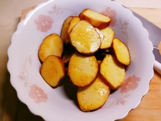 8、红烧素鸡,全部煎好 备用